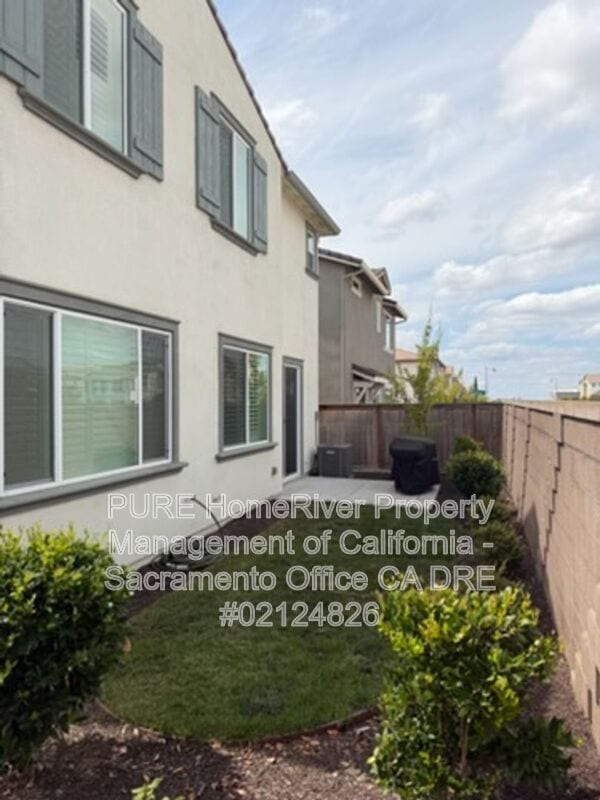 Building Photo - 4460 Tucker Dr
