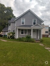 Building Photo - 313 1st Ave W