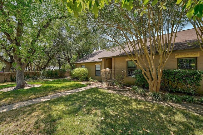 Building Photo - 5703 Eagle Cliff