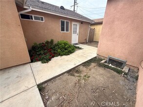 Building Photo - 1334 W 65th St