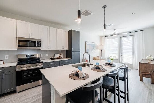 Building Photo - 11600 Spirit Dr