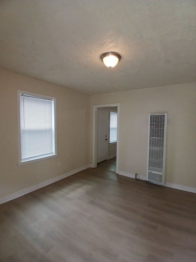 Photo - Delightful 2 bedroom 1 bath duplex - Open ... House