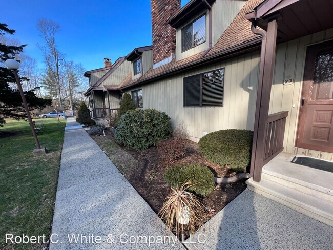 Building Photo - 2 br, 1.5 bath House - 33 Sherman Lane