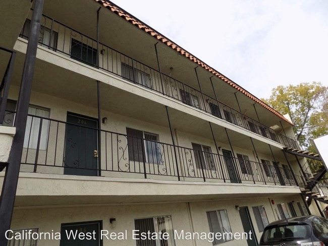 Building Photo - 2 br, 2 bath Apartment - 190 CALIFORNIA BLVD.