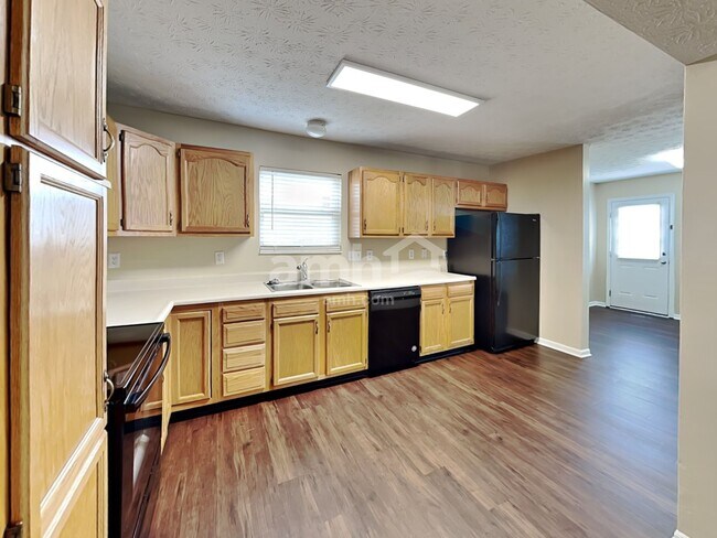 Building Photo - 918 Kreider Ct