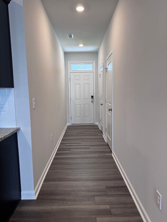 Foto del edificio - New 3BR Townhome in Smithfield for Rent