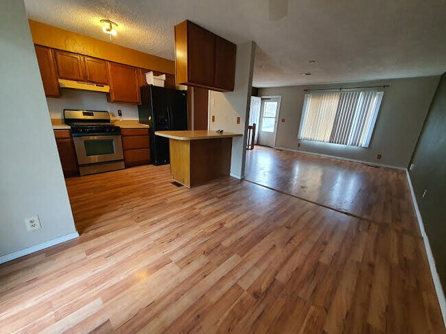 Building Photo - 5512 S Mosley St
