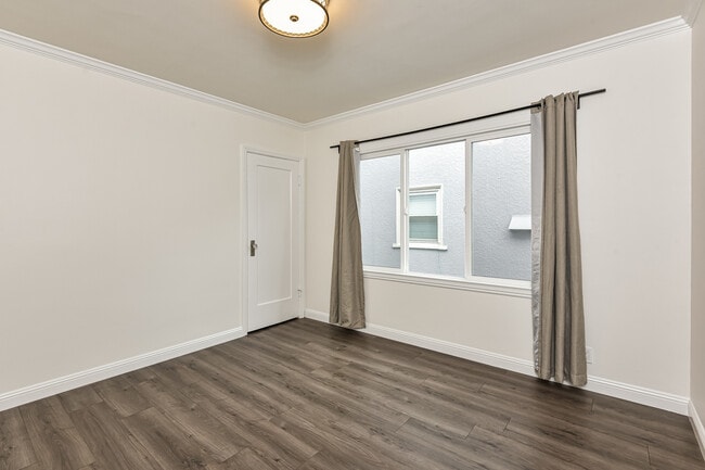 Foto del edificio - 833 Linden Ave