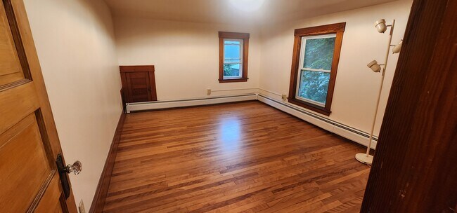 Bedroom 2 - 27 Orient St