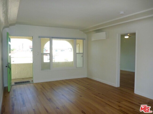 Building Photo - 2132 S Dunsmuir Ave