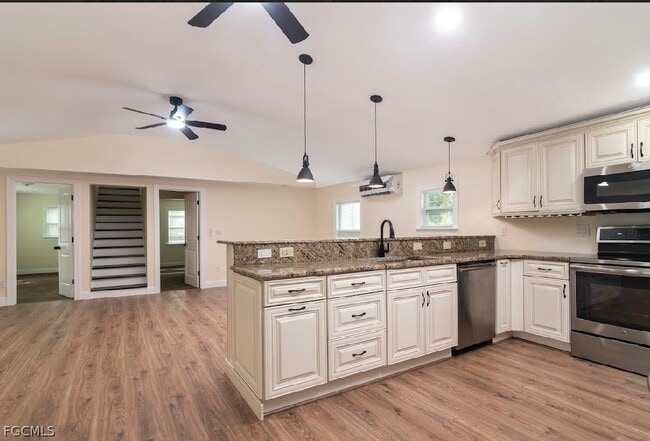 Building Photo - 5111 Country Lakes Dr