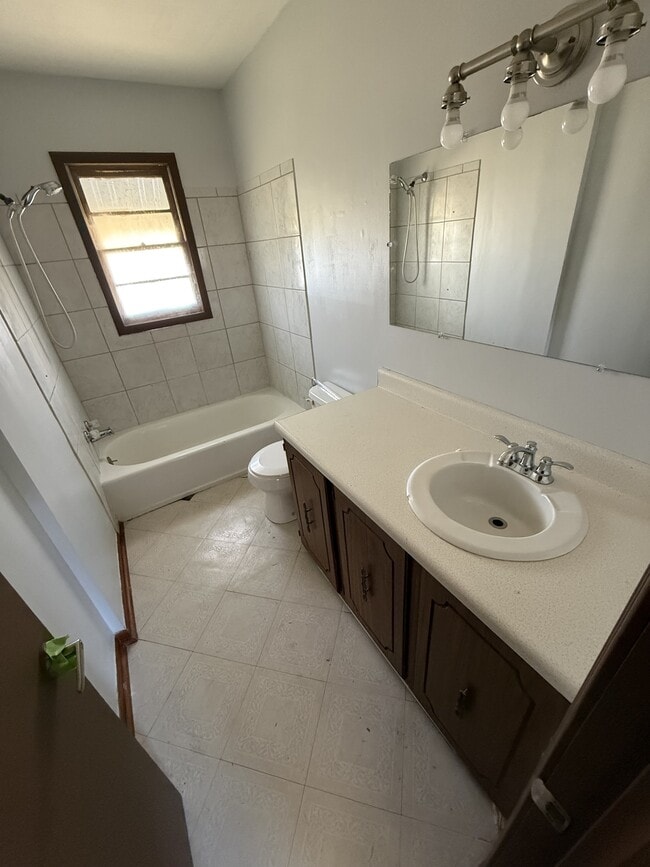 Building Photo - 1036 College Ln