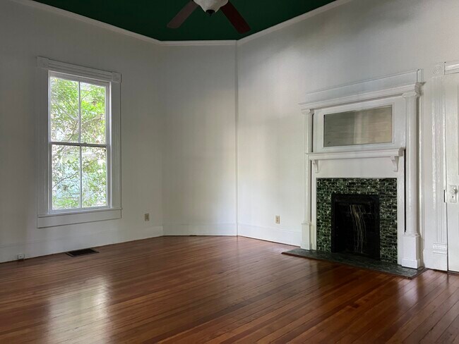 Primary bedroom - 187 Union St S