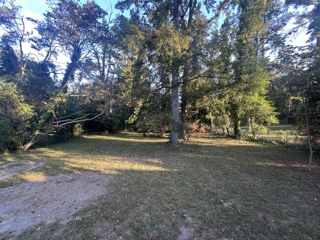 Foto del edificio - 2933 Courtney Rd