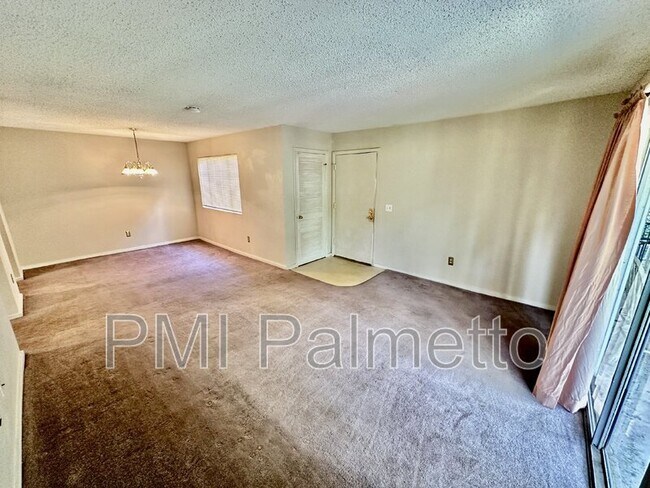 Foto del edificio - 1208 Bush River Rd