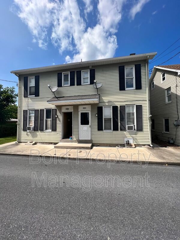 431433 W Queen St Unit 431 Apt B 2nd Floor, Annville, PA 17003 Condo