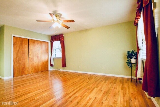 Building Photo - 5 br, 205 bath House - 4950 Lemay Ferry Rd