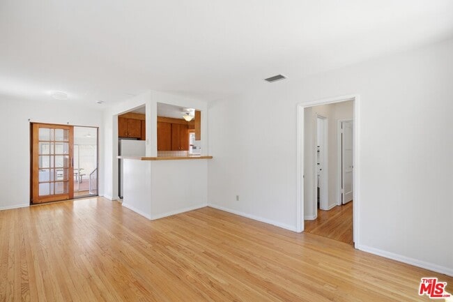 Building Photo - 4142 Lincoln Ave