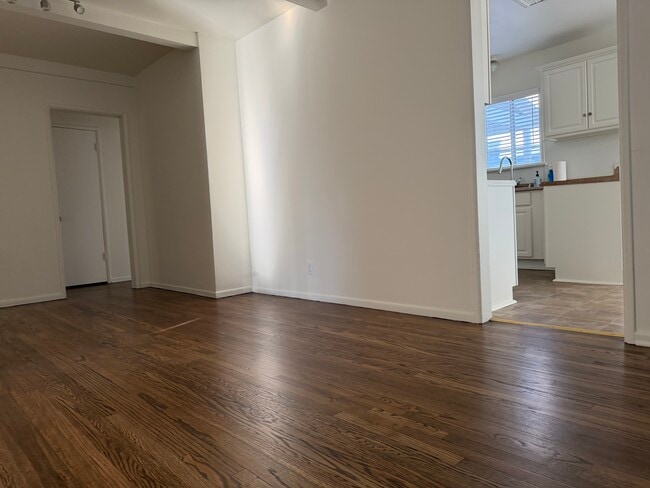 Foto del edificio - 7402 Haskell Ave