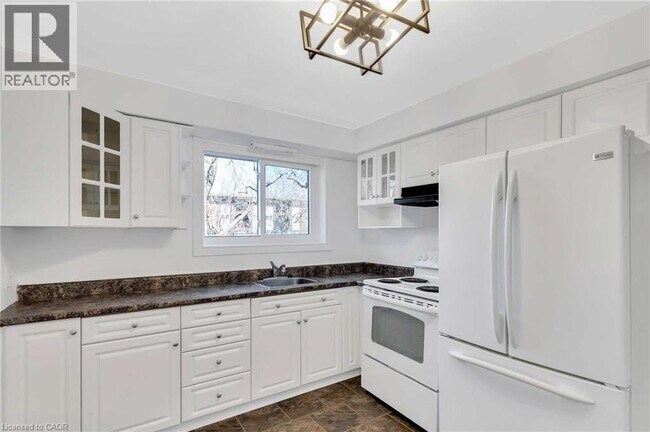 Photo du bâtiment - 11 Olympic Dr