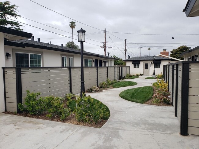 Building Photo - 1 Br in the Heart of Orange