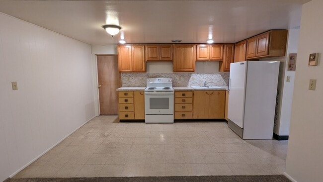 Building Photo - 590 S 700 W