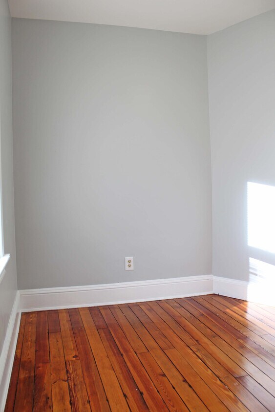Primary Photo - 325 Firth Street