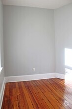 Building Photo - 325 Firth Street