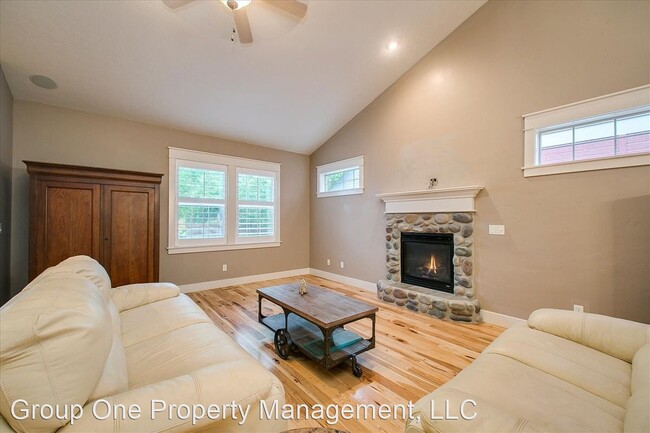 Building Photo - 3 br, 2 bath House - 4667 W. Hidden Spring...