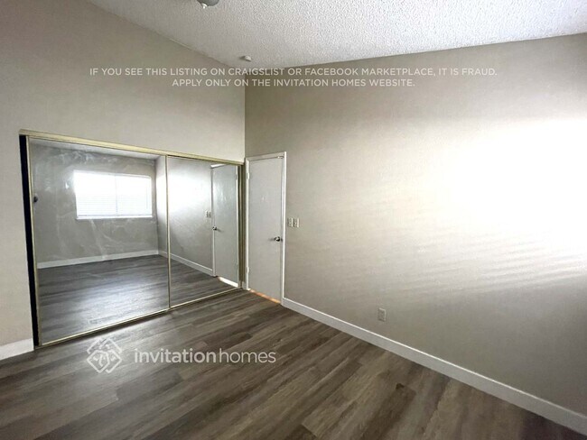 Foto del edificio - 3213 Shoreheight St