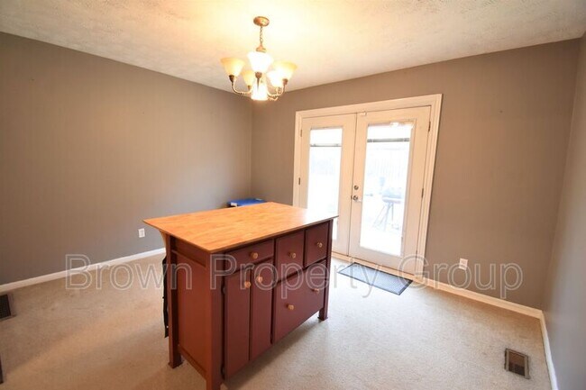 Building Photo - 1364 Fraser Dr