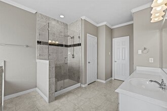 Building Photo - 2919 Royal Oaks Grove