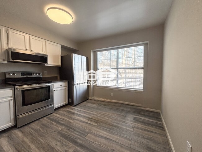 Building Photo - 1525 Casino Cir