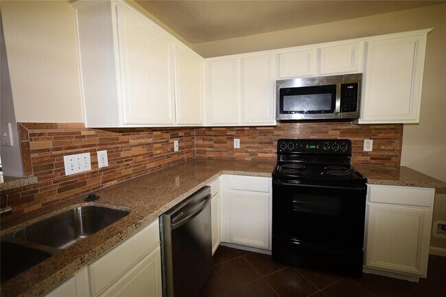 Building Photo - 807 Sycamore Ridge Ln
