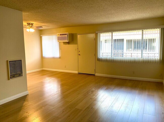 Foto del edificio - 5444 Sepulveda Blvd