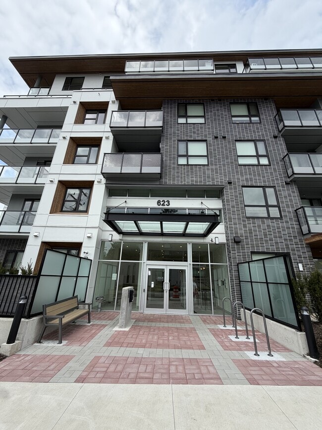 Building Photo - 623-623 Kemsley Ave