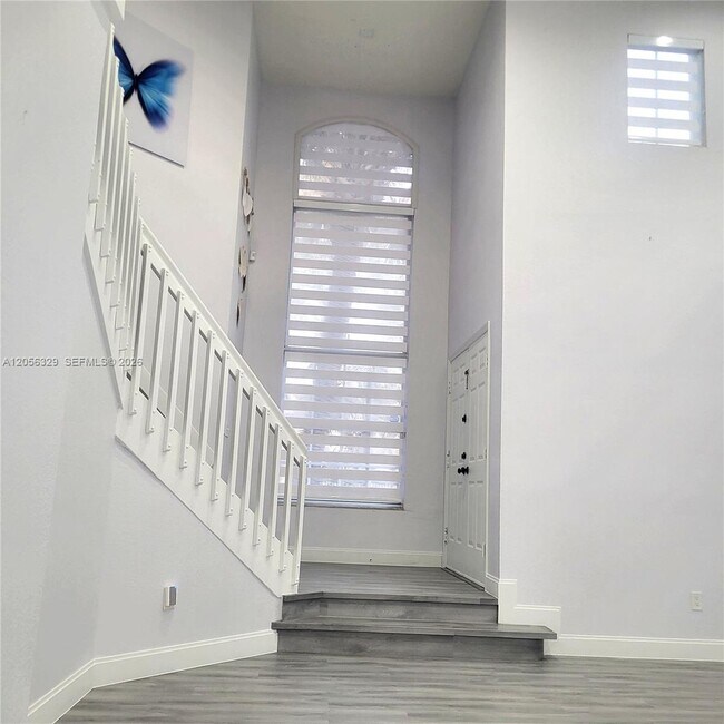 Building Photo - 9352 SW 155th Ave