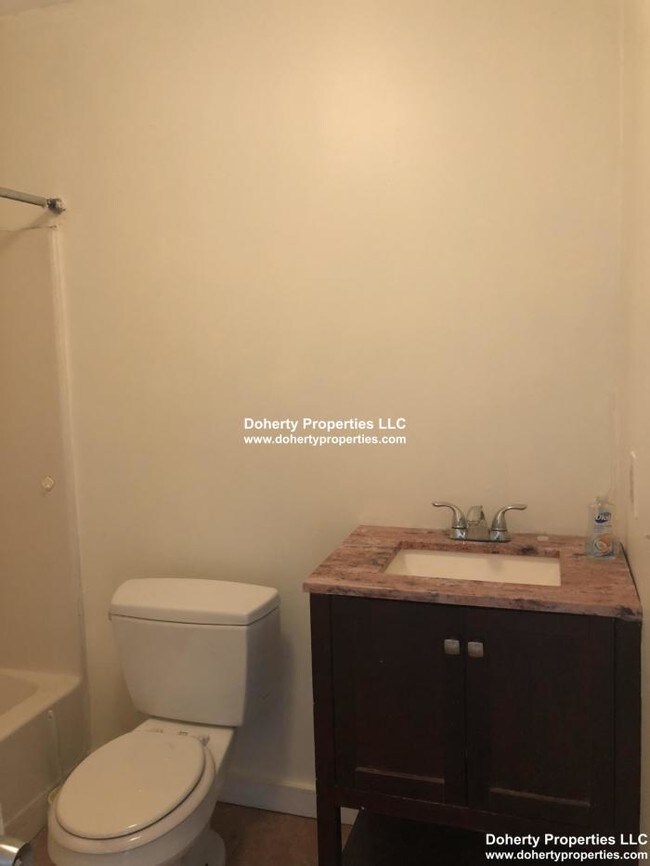 Foto del edificio - 2 bedroom in Lowell MA 01851