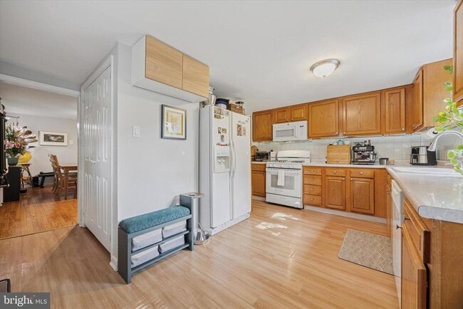 Building Photo - 213 Greenfield Ave
