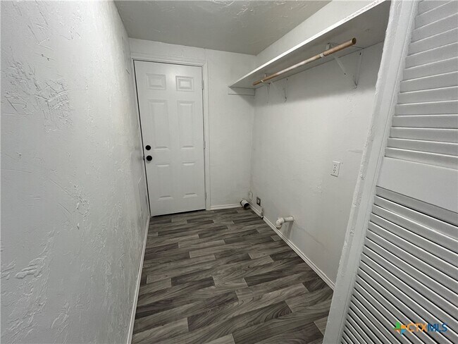 Building Photo - 5037 Chimney Rock