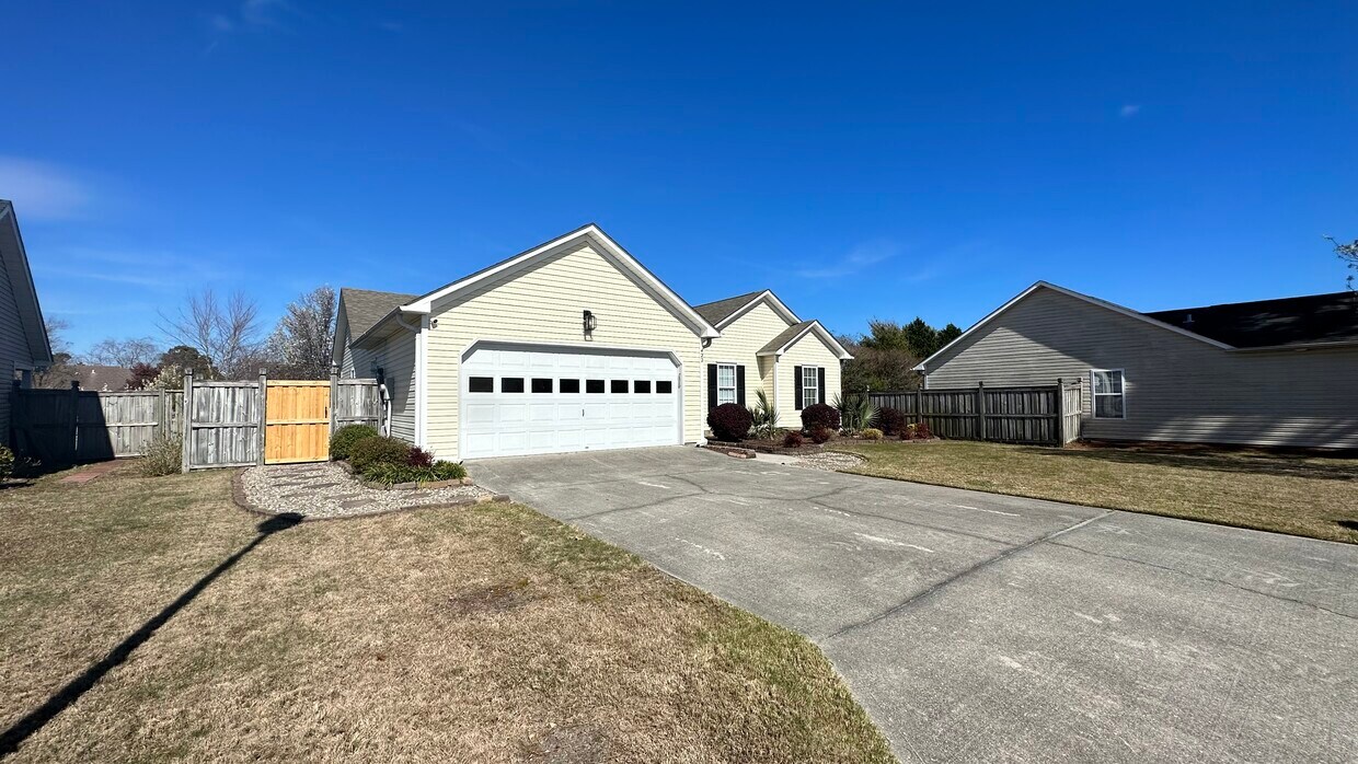 Primary Photo - 422 Westridge Ct