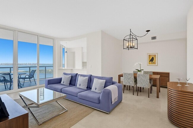 Foto del edificio - 4779 Collins Ave