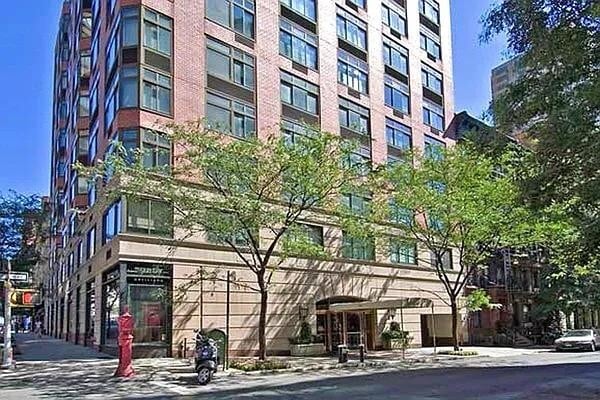 Building Photo - 145 E 81st St