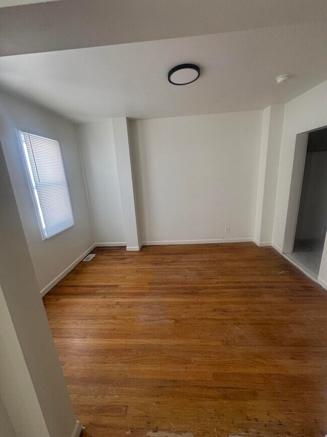 Foto del edificio - 16515 Log Cabin St