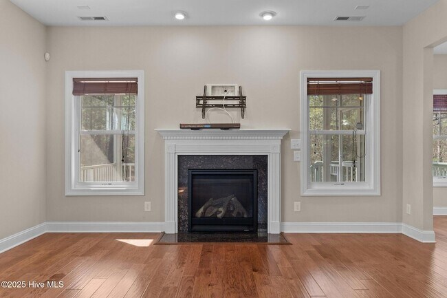 Building Photo - 280 Wiregrass Ln