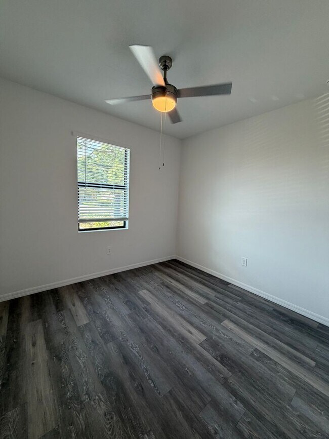 Foto del edificio - 615 SE 8th St