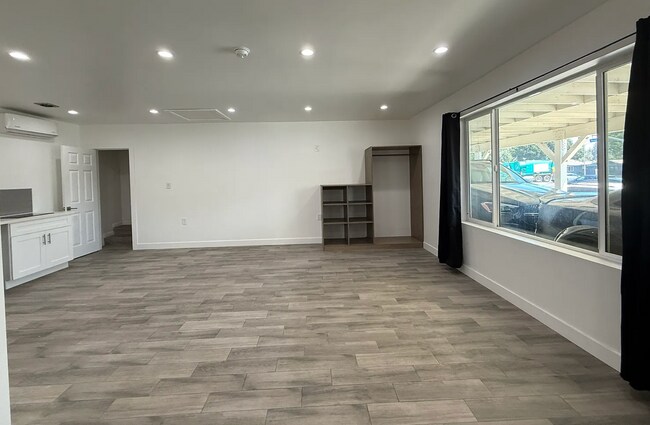 Foto del edificio - 8241 Shoup Ave