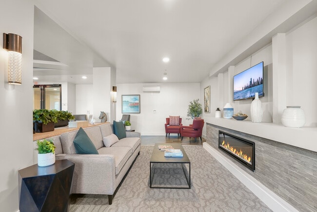 Building Photo - Siesta Senior Apartments