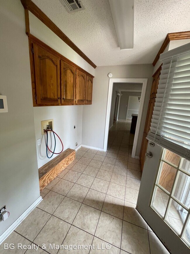 Foto del edificio - 3 br, 2 bath House - 4331 Christina St