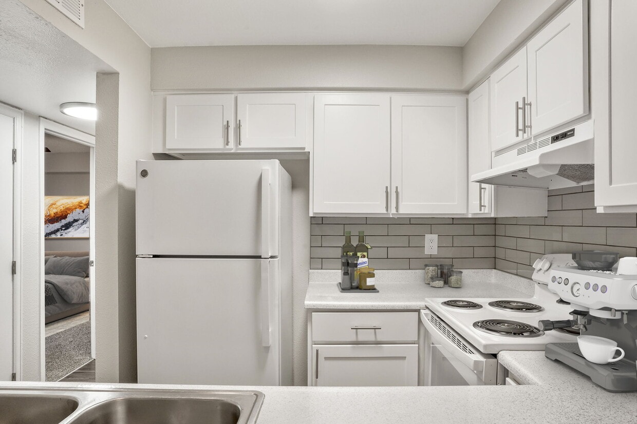 Primary Photo - Horizon East Apartments